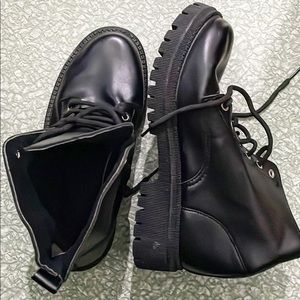 Chuky boots